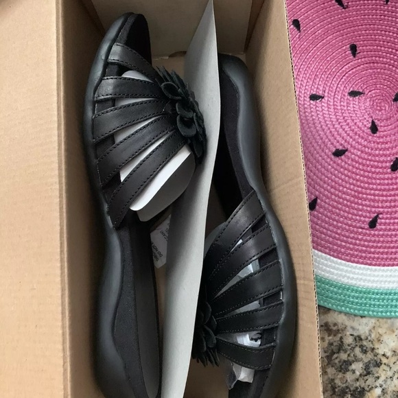 Array new in box shoes size 9.5 - Picture 7 of 10